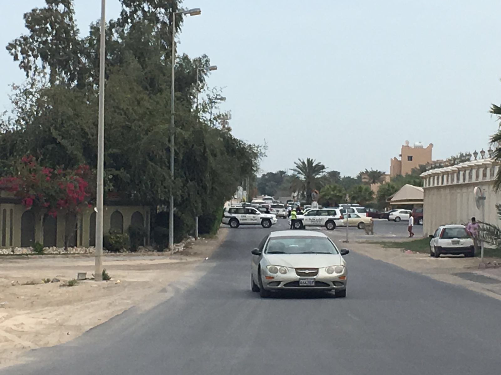القوات البحرينية تغلق مداخل بلدة الدراز