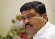 وزير النفط الهندي: أرامكو السعودية حريصة على تسويق الوقود في الهند
