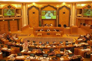 السعودية تعتزم فرض ضرائب على تحويلات الأجانب المالية