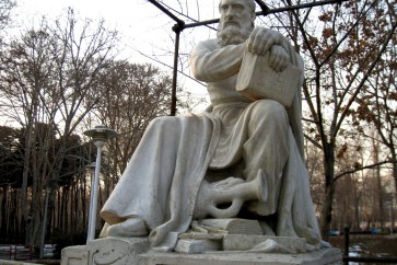 نصب أول تمثال للشاعر الايراني عمر الخيام في روسيا