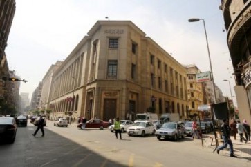 المركزي المصري يغلق 53 شركة صرافة لتلاعبها في أسعار العملة الصعبة