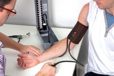 8 نصائح غذائية لتفادي ارتفاع ضغط الدم