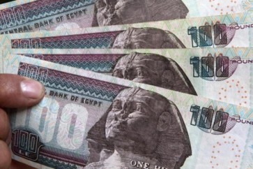 تتصاعد الضغوط على البنك المركزي المصري من أجل تخفيض قيمة العملة