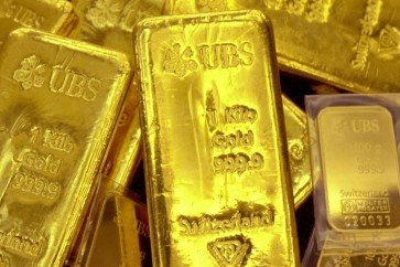 الذهب يستفيد من هبوط الورقة الخضراء… الدولار يتراجع من ذروته وفوز فيون في فرنسا يعزز اليورو