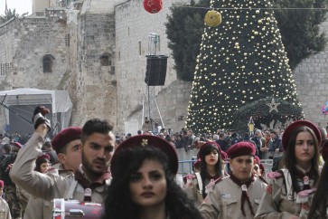 الالاف يحيون الميلاد في بيت لحم والعراق وسوريا واجراءات أمنية مشددة في اوروبا