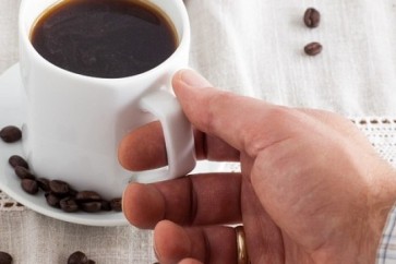 هذا ما يسببه شرب القهوة بعد الأكل مباشرة.. احذروا!