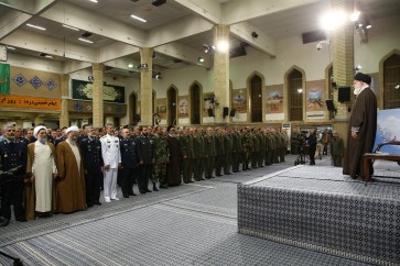 الامام الخامنئي مستقبلا قادة الجيش الايراني