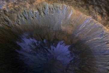 العلماء يكشفون مصدر آثار الماء على المريخ