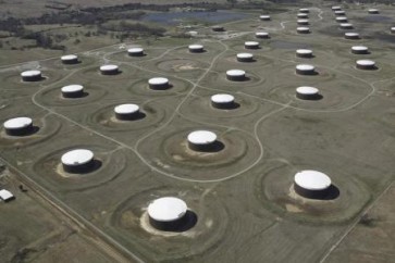 صهاريج لتخزين النفط الخام في كاشينج بولاية اوكلاهوما الأمريكية.