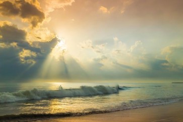 مادة نانوية لتحفيز تفكيك ماء البحر بضوء الشمس