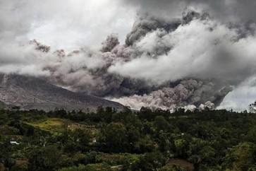بركان في جزيرة سومطرة الإندونيسية