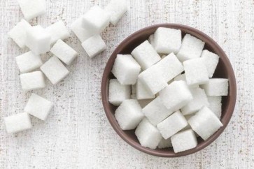 مصنعو السكر يخفون آثاره الجانبية الخطيرة.. هذا ما يفعله بالجسم!