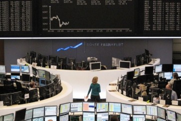 الأسهم الأوروبية تتراجع والبورصة الإيطالية تهبط بفعل الشكوك السياسية