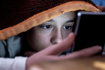تحذر دراسات من المخاطر المحتملة لاستخدام وسائل التواصل الاجتماعي على صحة الأطفال