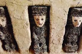 اكتشاف تماثيل خشبية عمرها 800 عام في بيرو