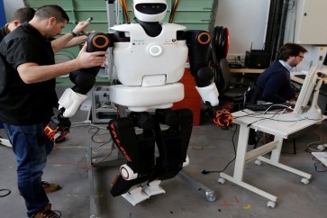 روبوتات للخدمات والترفيه بمقهى في العاصمة المجرية بودابست