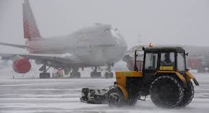 الثلوج توقف حركة الملاحة الجوية في مطار موسكو