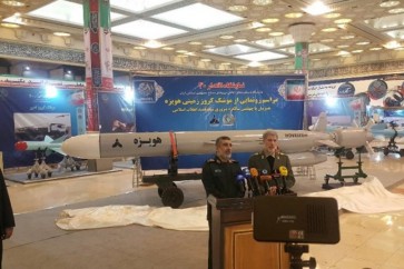 وزارة الدفاع الايرانية تزيح الستار عن صاروخ كروز جديد
