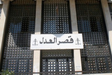 رؤساء الاقلام والمساعدون القضائيون في قصر عدل بعبدا يتابعون عملهم كالمعتاد