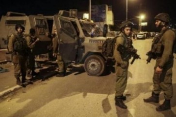 الاحتلال يعتقل 10 فلسطينيين من الضفة الغربية