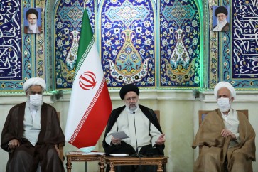 رئيس الجمهورية الايرانية خلال اجتماع مع علماء الدين