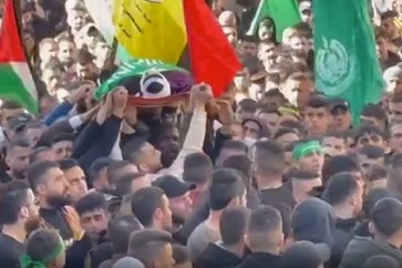 الفلسطينيون يشيعون الشهيد الشابّ احمد دراغمه الذي اغتالتهُ قناصةُ العدوِ الصهيوني بنابلس