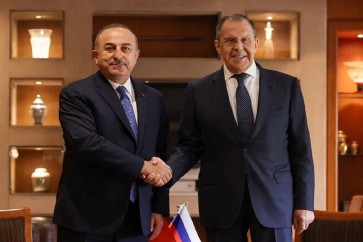 وزير الخارجية الروسي سيرغي لافروف يلتقي نظيره التركي مولود تشاووش أوغلو على هامش قمة مجموعة العشرين في نيودلهي