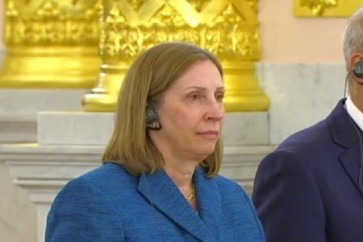 السفيرة الأمريكية الجديدة لدى روسيا ليز تريسي أثناء استماعها لكلمة الرئيس بوتين