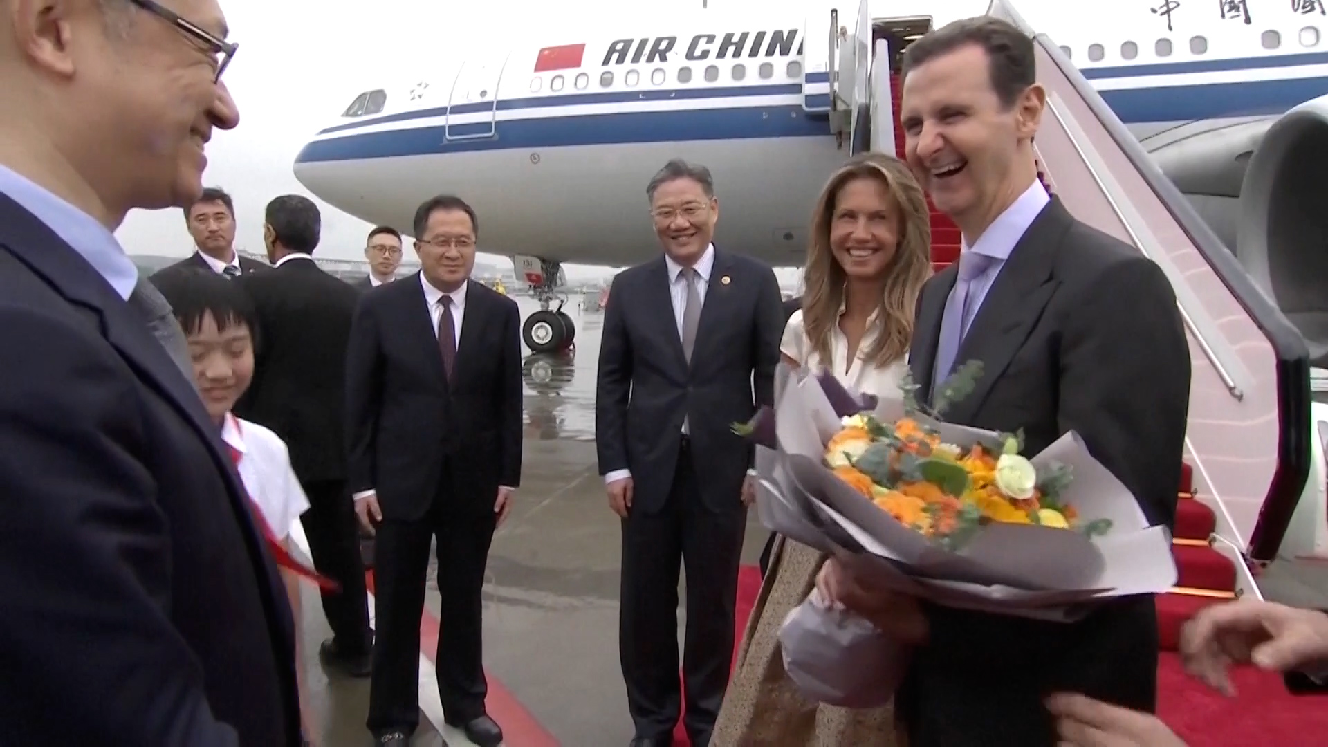 الصين الرئيس الأسد يصل بكين في أول زيارة رسمية منذ نحو عقدين.00_01_02_21.Still001