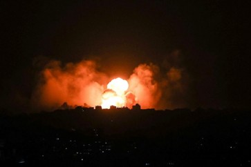 غارات عنيفة على غزة ليلا